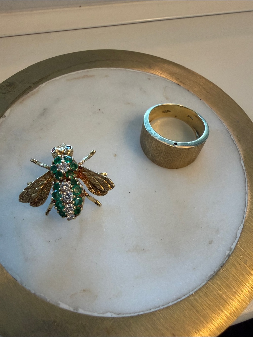 Herbert Rosenthal Emeralds and diamonds Ring
18k gold with detachable Pin - Picture 6 of 17